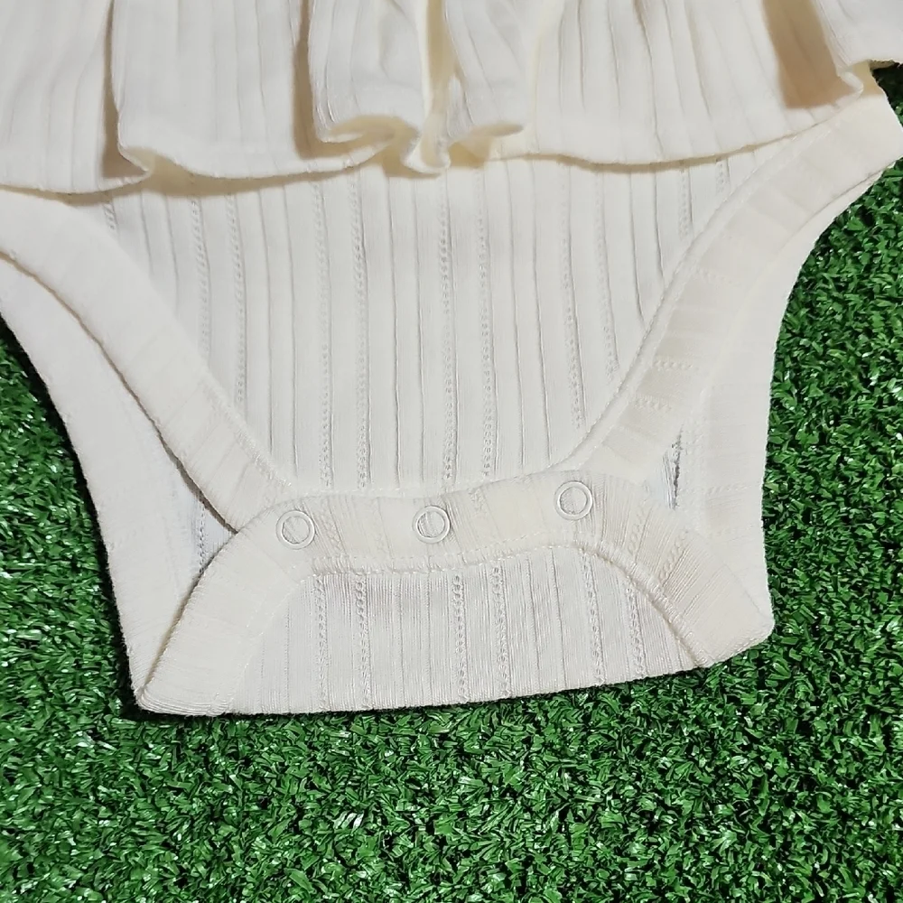 Old Navy Ivory Ruffle Bodysuit 6-12M